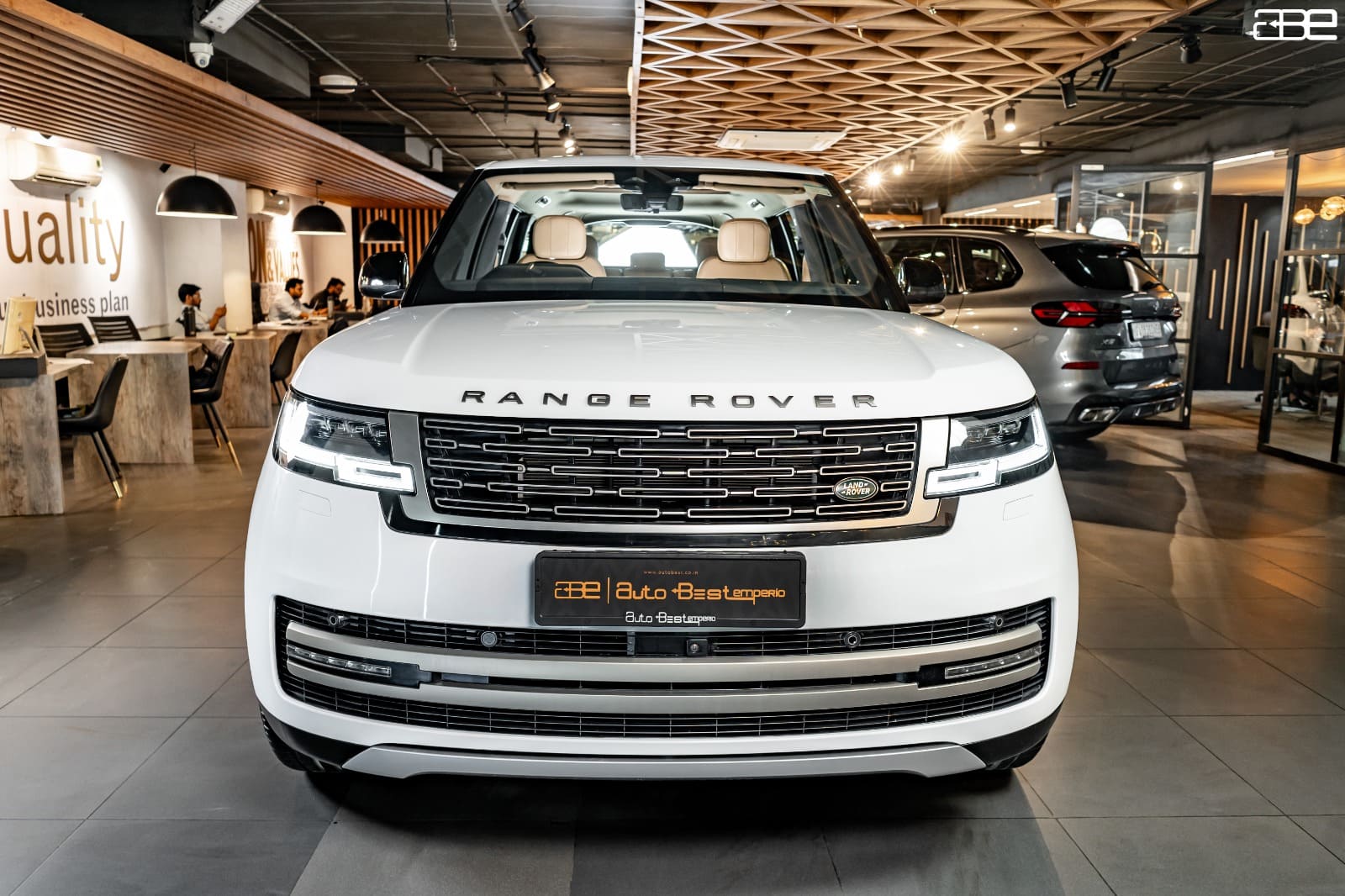 Range Rover VOGUE SE LWB 3.0L