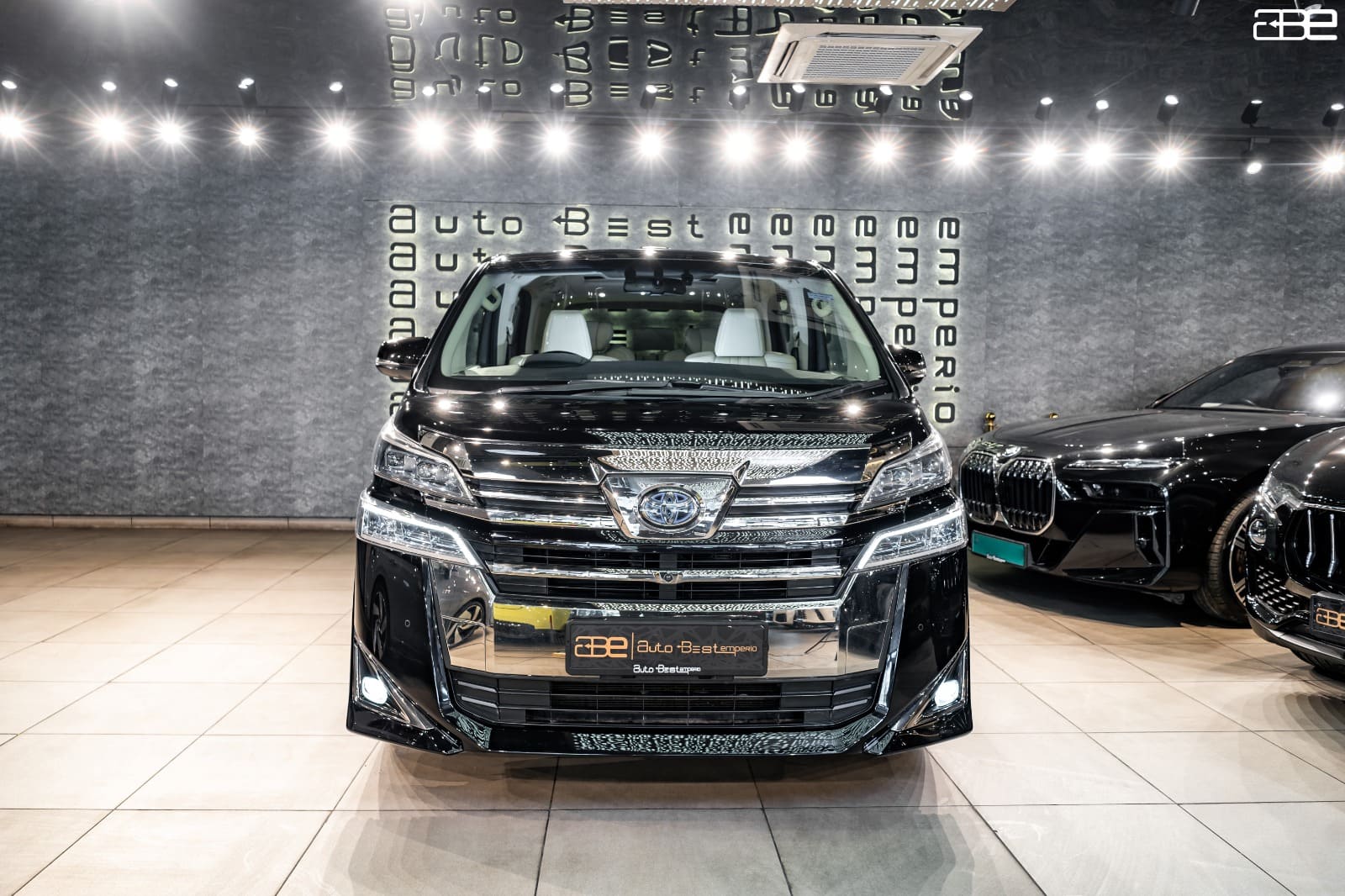 Toyota VELLFIRE EXECUTIVE LOUNGE